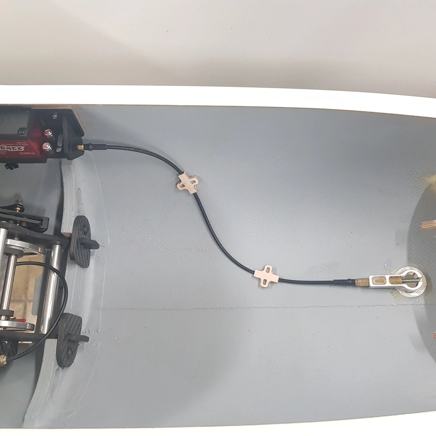 Towing clutch with slip hook for 20 mm servo
