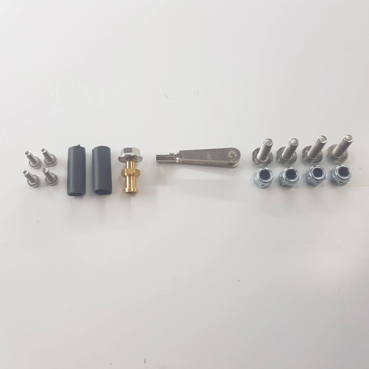 Towing clutch with slip hook for 15 mm servo